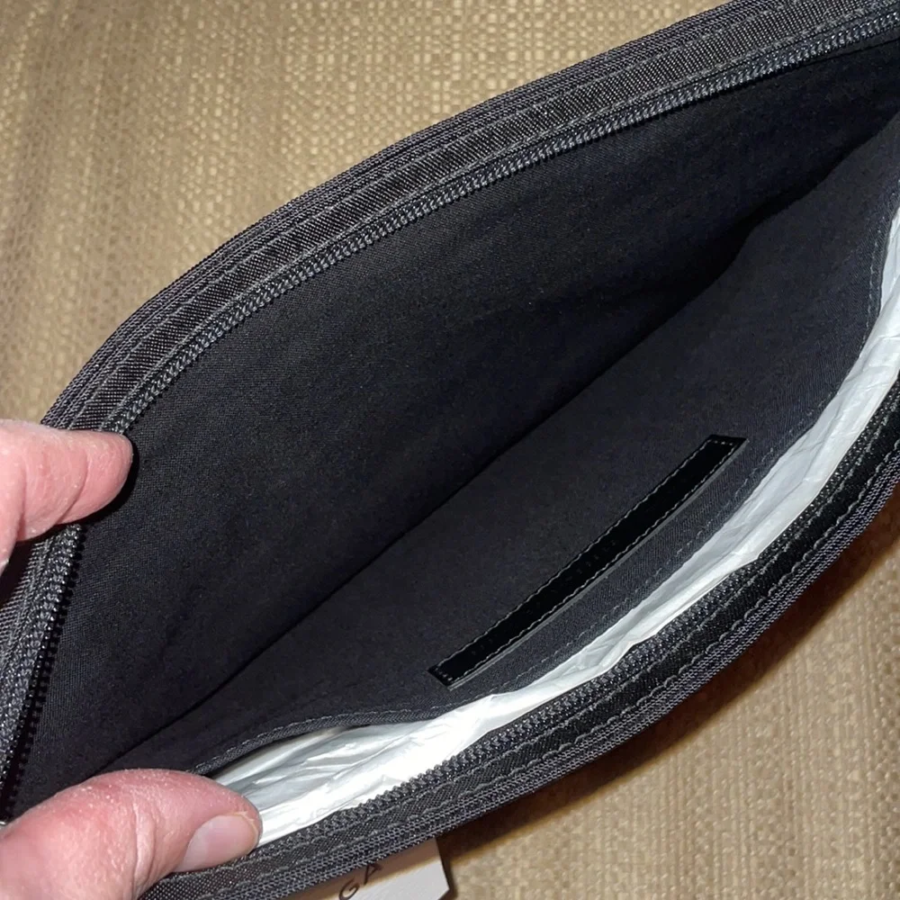 New authentic balenciaga nylon bag (UNISEX)